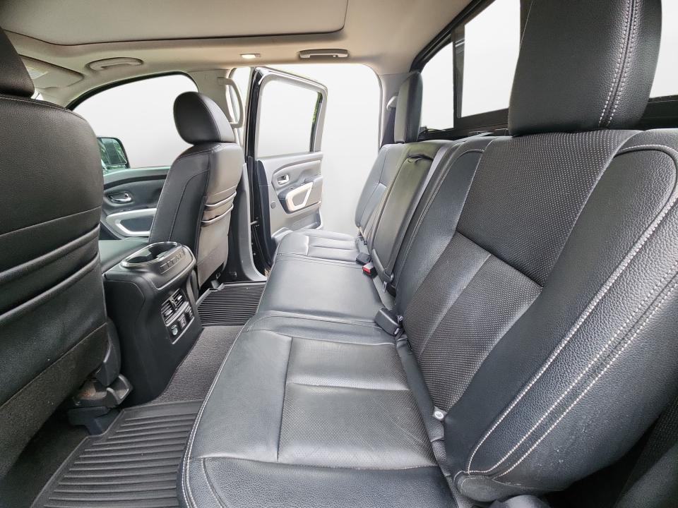 2020 Nissan TITAN SL