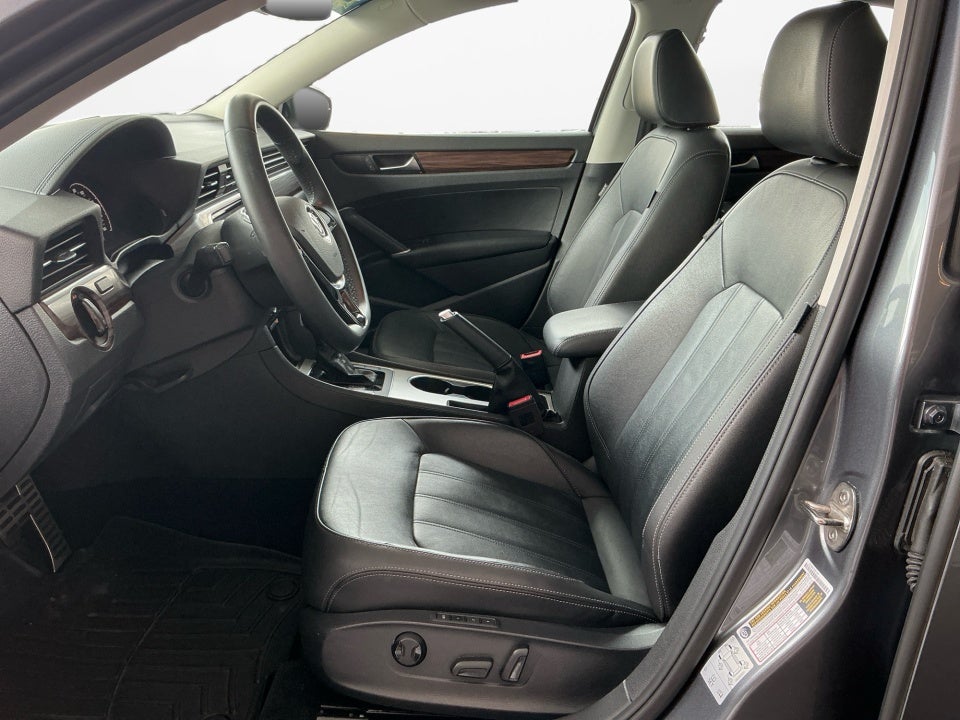 2022 Volkswagen Passat 2.0T Limited Edition