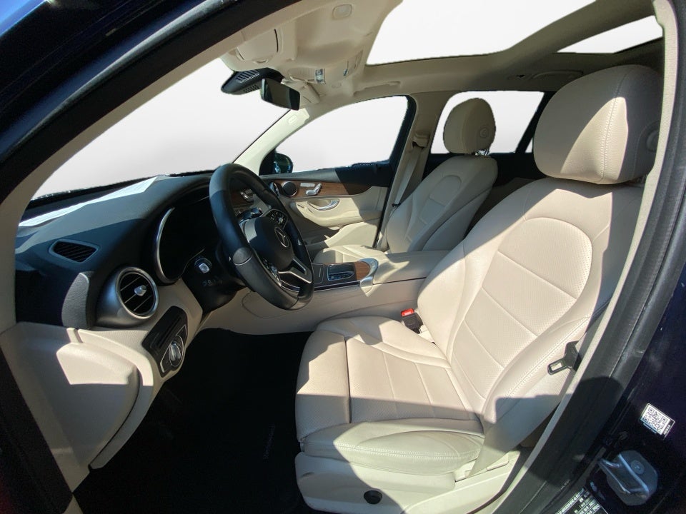 2021 Mercedes-Benz GLC 300 GLC 300
