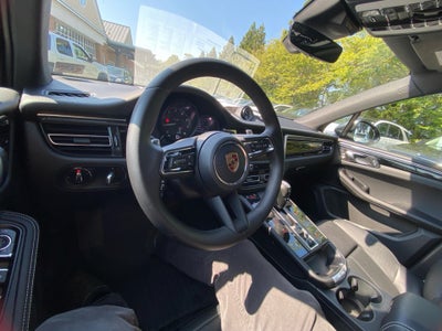 2025 Porsche Macan T