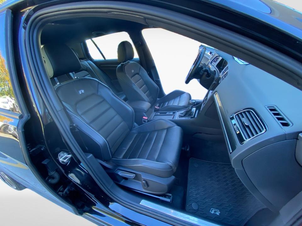 2018 Volkswagen Golf R 2.0T w/DCC & Navigation