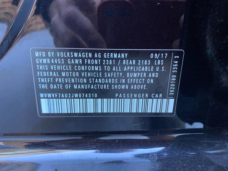 2018 Volkswagen Golf R 2.0T w/DCC & Navigation