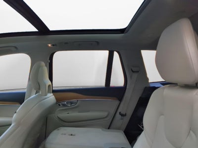 2021 Volvo XC90 Momentum