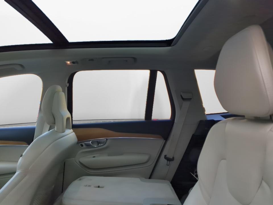 2021 Volvo XC90 Momentum