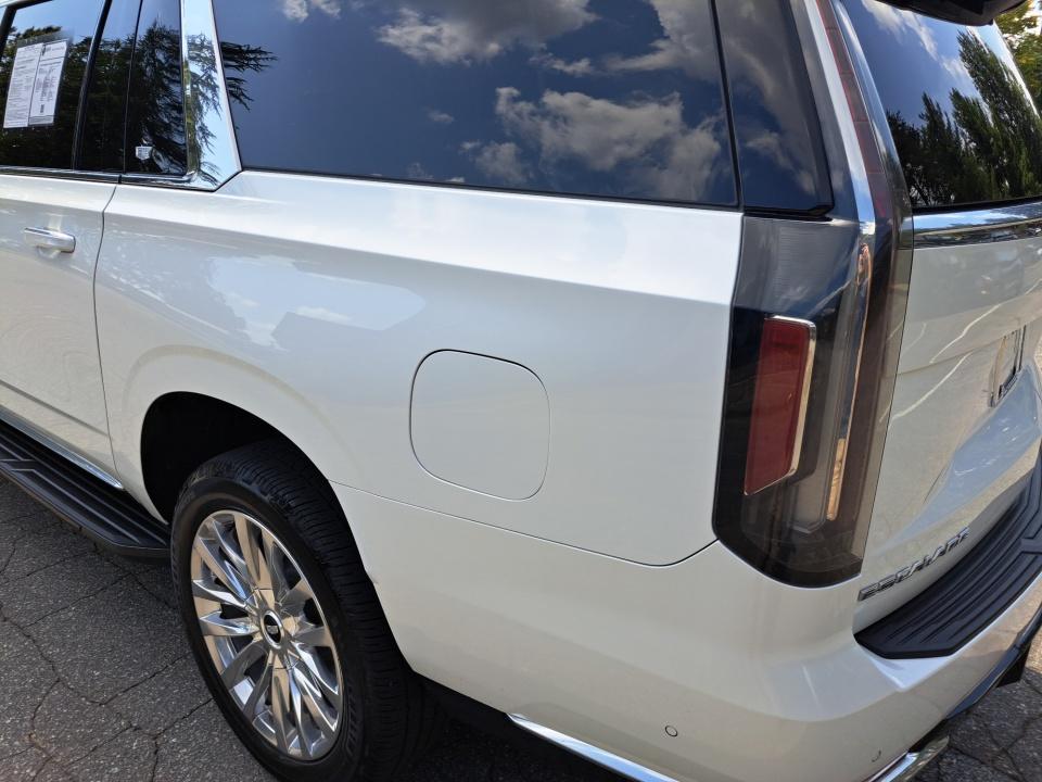 2022 Cadillac Escalade ESV Premium Luxury