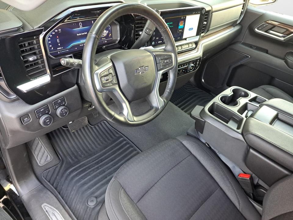2023 Chevrolet Silverado 1500 4WD Crew Cab Short Bed RST