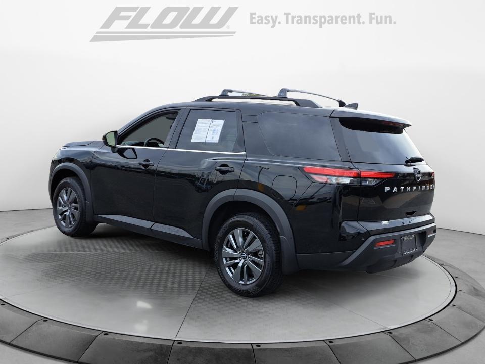 2025 Nissan Pathfinder SV