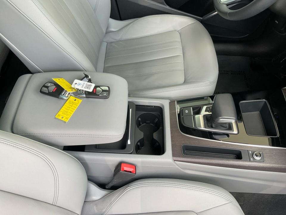 2022 Audi Q5 S line Premium