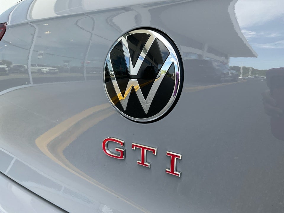 2023 Volkswagen Golf GTI SE