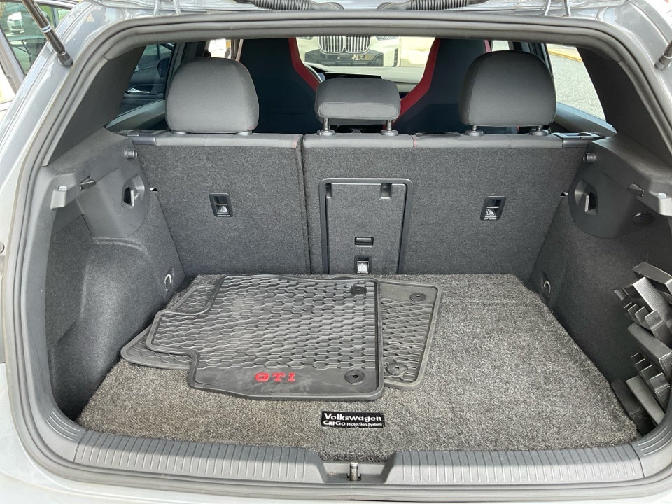 2023 Volkswagen Golf GTI SE