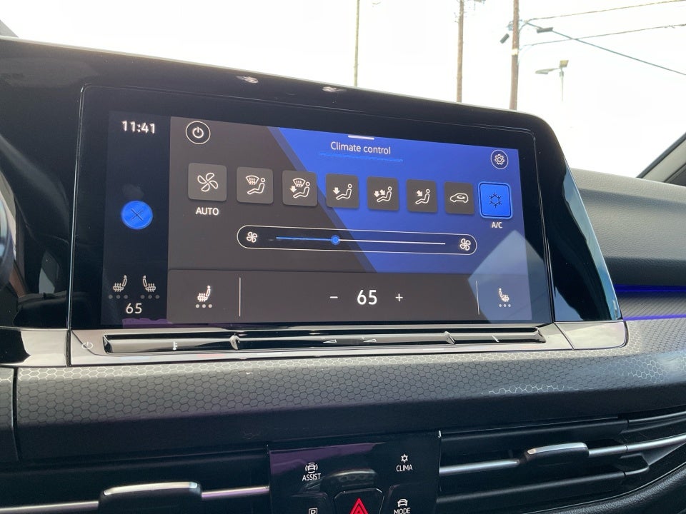 2023 Volkswagen Golf GTI SE
