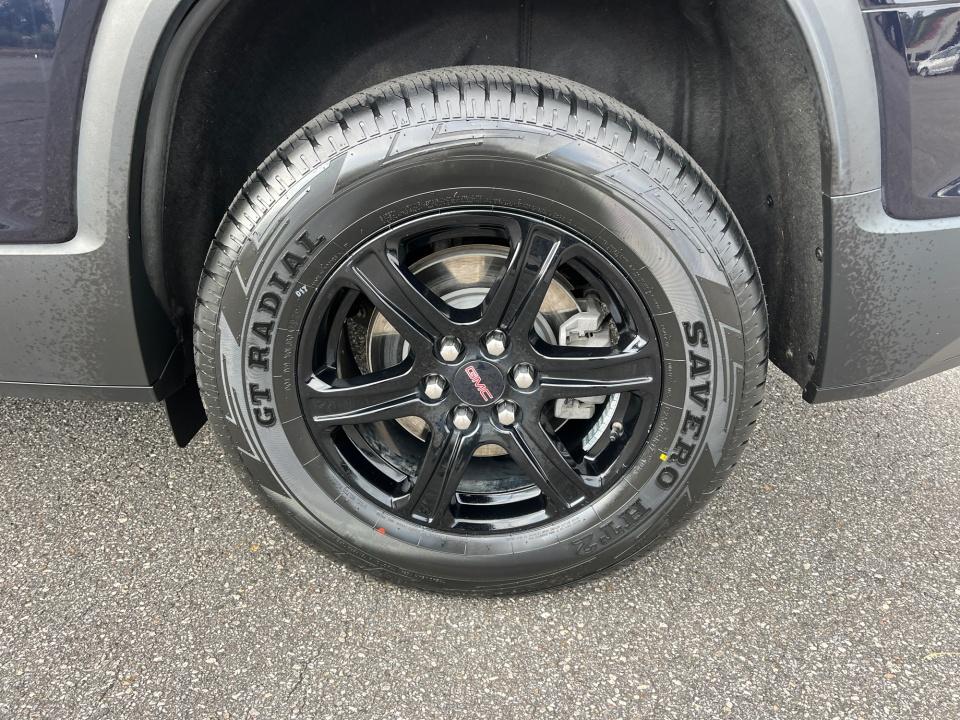 2022 GMC Acadia AT4