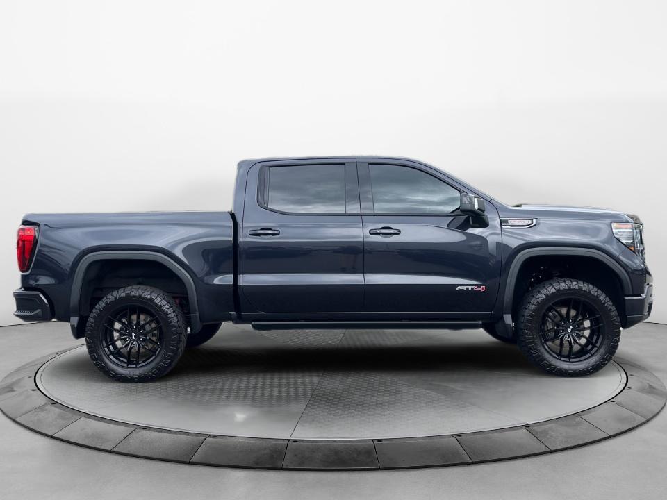 2022 GMC Sierra AT4