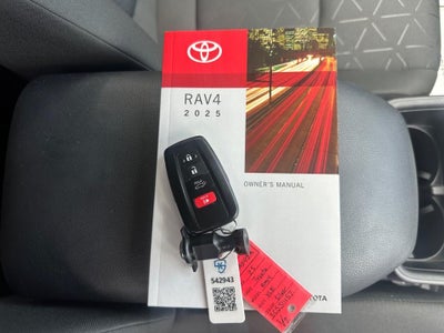 2025 Toyota RAV4 XLE