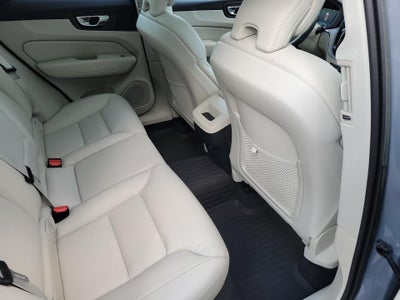 2023 Volvo XC60 Plus Bright Theme