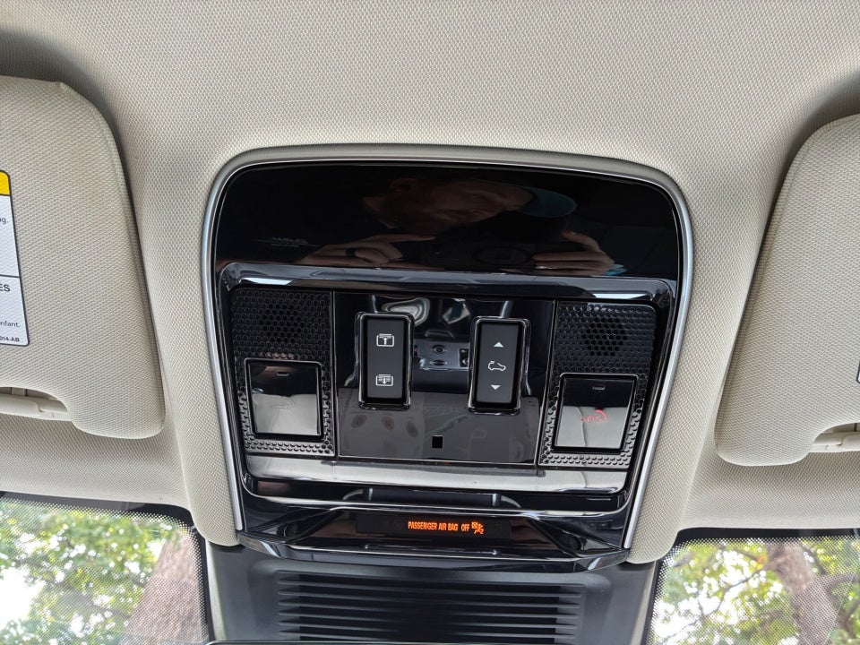 2022 Land Rover New Range Rover SE