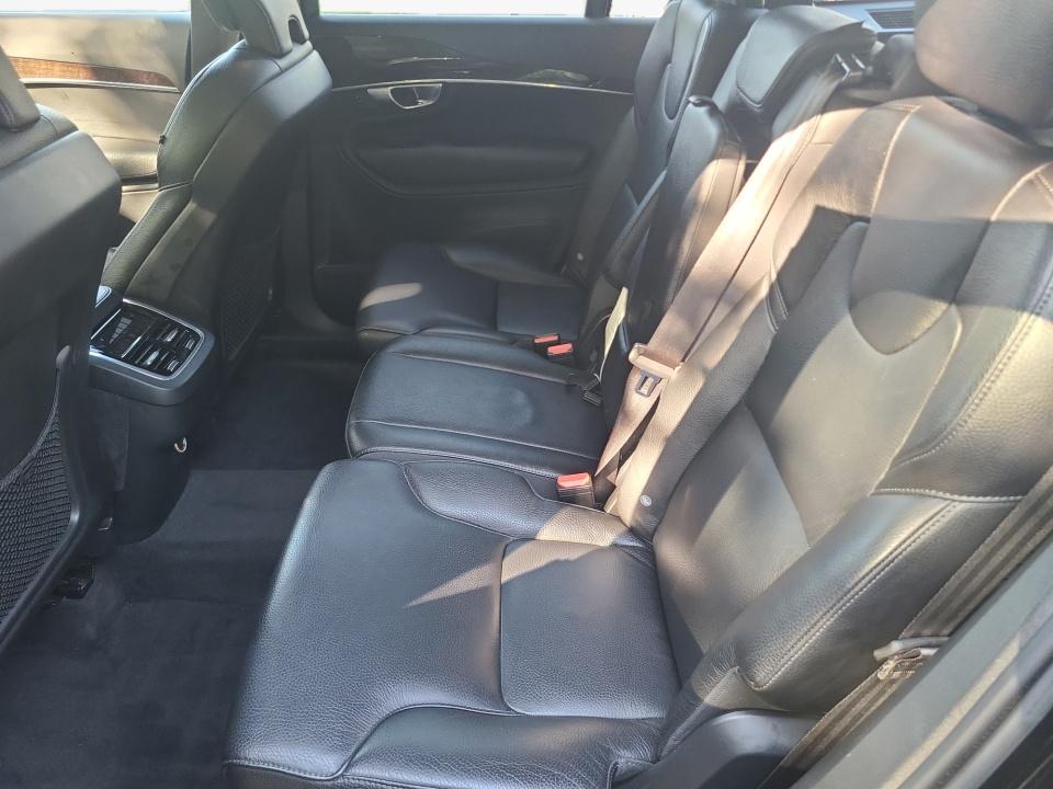 2019 Volvo XC90 Momentum